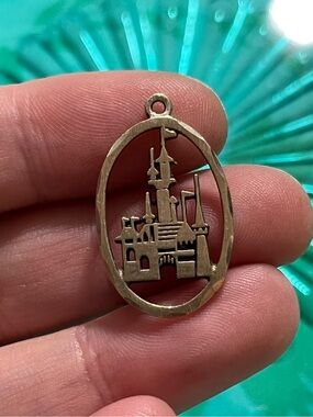 Vintage Disney Sterling Silver 925 Magic Kingdom Cinderella’s Castle Pendant